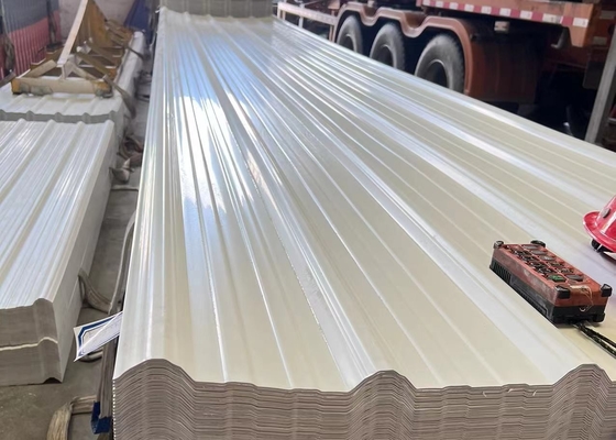 مقاومة الطقس الجيد البلاستيك PVC سقف البلاط 930mm عرض شكل شبه منحرف